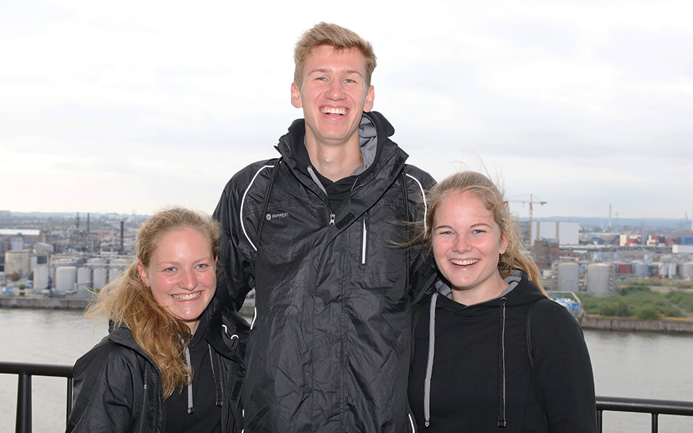 Apprentices sniff Hamburg air