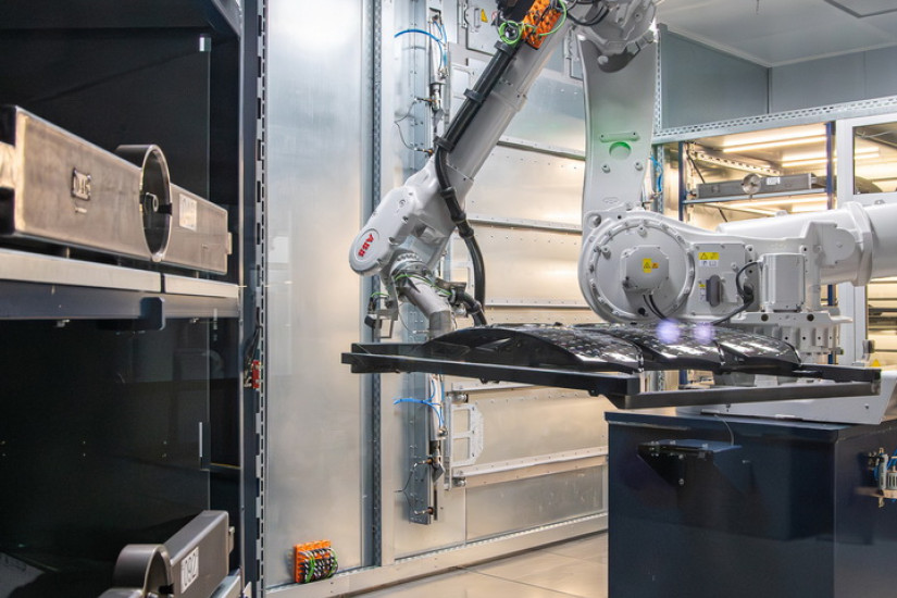 Effiziente und clevere Lackieranlage auf kompakter Fläche mit zwei Lackierkabinen