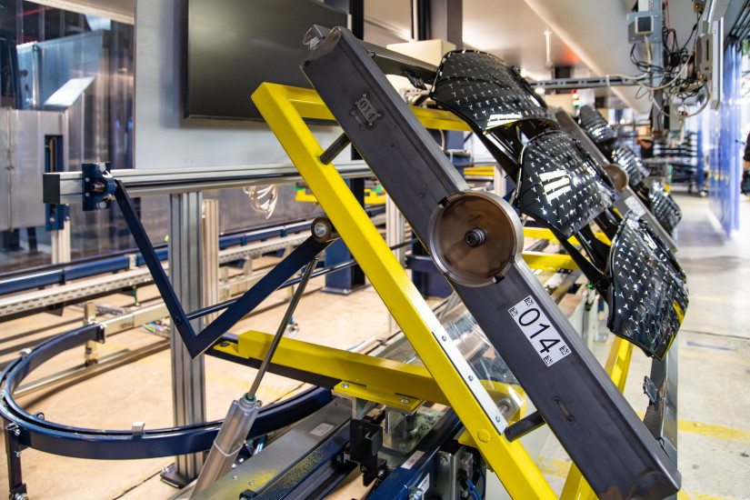 Effiziente und clevere Lackieranlage auf kompakter Fläche mit zwei Lackierkabinen